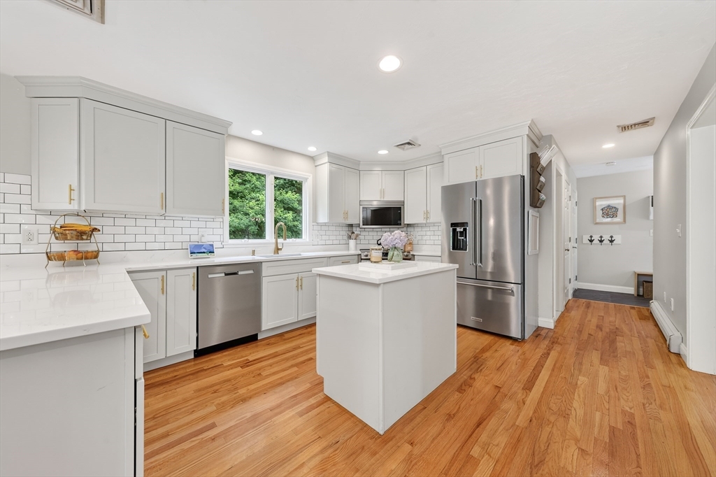 30 Leonard Ln
