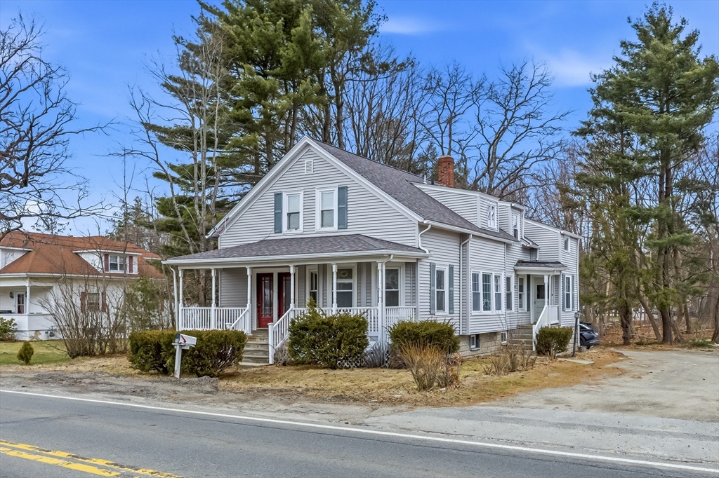 32 Fall River Ave 1