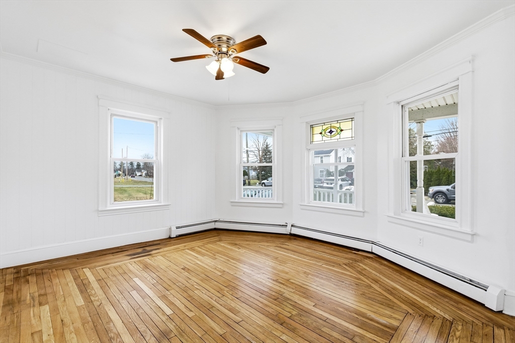 32 Fall River Ave 1