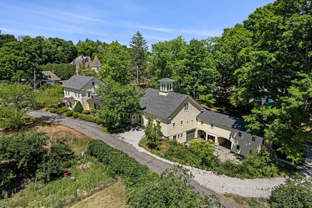 83 Central St