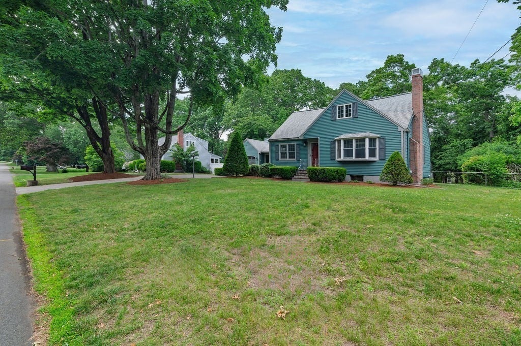 15 Eastman Ave