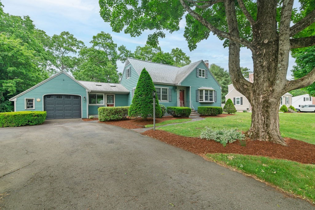15 Eastman Ave