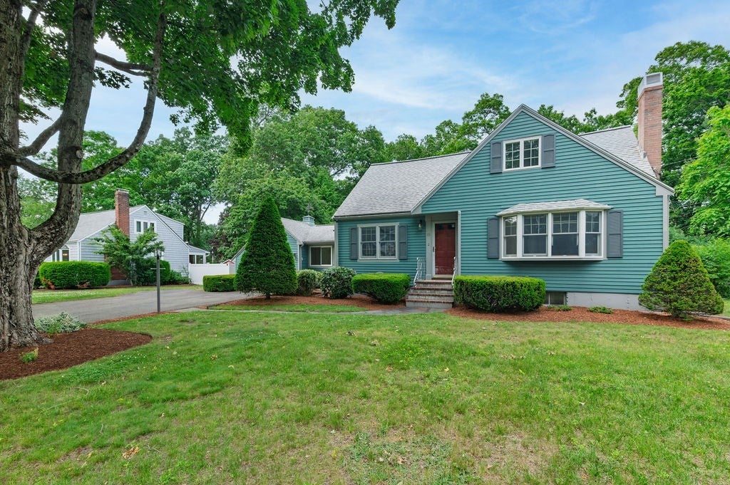 15 Eastman Ave