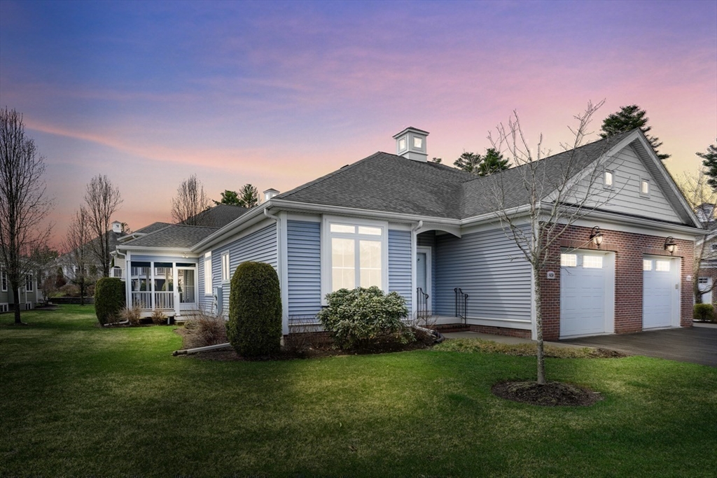 Norfolk, Massachusetts 02056, United States, 2 Bedrooms Bedrooms, ,2 BathroomsBathrooms,Residential,Pending,107049