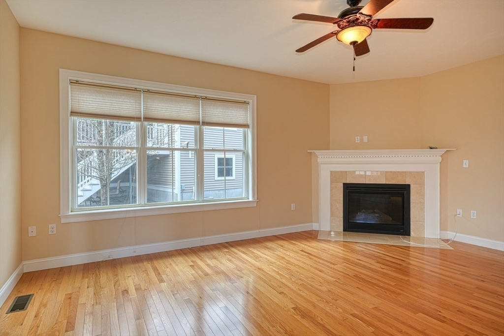 Norfolk, Massachusetts 02056, United States, 2 Bedrooms Bedrooms, ,2 BathroomsBathrooms,Residential,Pending,107049