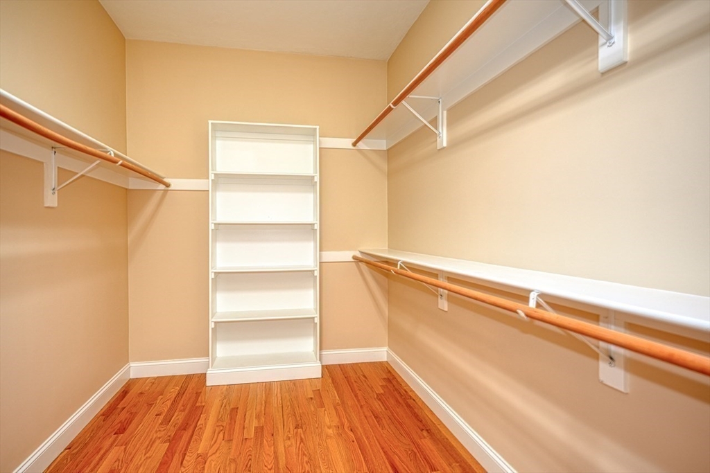 Norfolk, Massachusetts 02056, United States, 2 Bedrooms Bedrooms, ,2 BathroomsBathrooms,Residential,Pending,107049