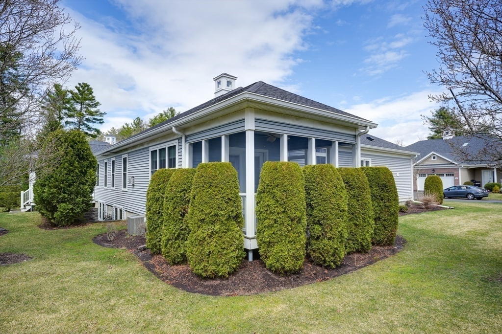 Norfolk, Massachusetts 02056, United States, 2 Bedrooms Bedrooms, ,2 BathroomsBathrooms,Residential,Pending,107049