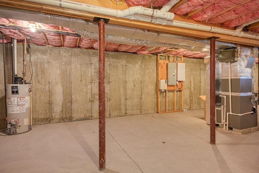 Norfolk, Massachusetts 02056, United States, 2 Bedrooms Bedrooms, ,2 BathroomsBathrooms,Residential,Pending,107049