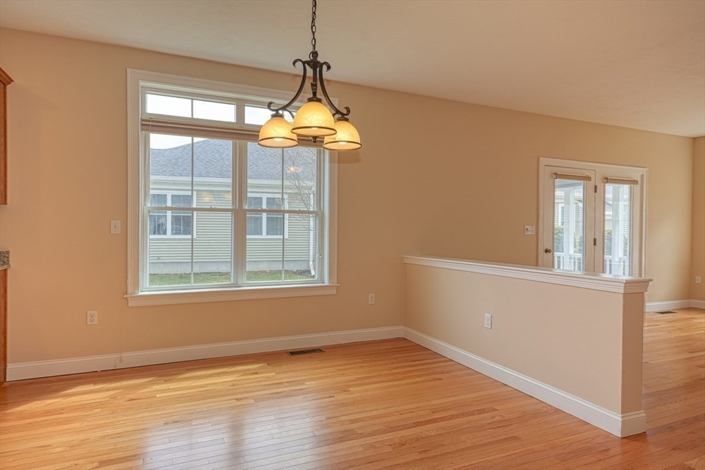 Norfolk, Massachusetts 02056, United States, 2 Bedrooms Bedrooms, ,2 BathroomsBathrooms,Residential,Pending,107049