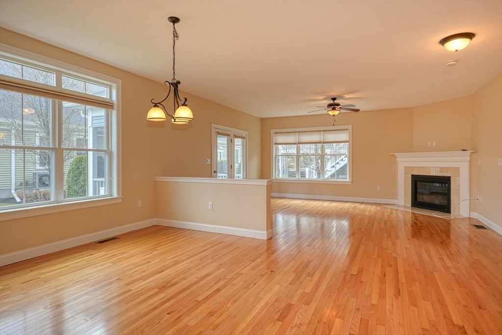 Norfolk, Massachusetts 02056, United States, 2 Bedrooms Bedrooms, ,2 BathroomsBathrooms,Residential,Pending,107049