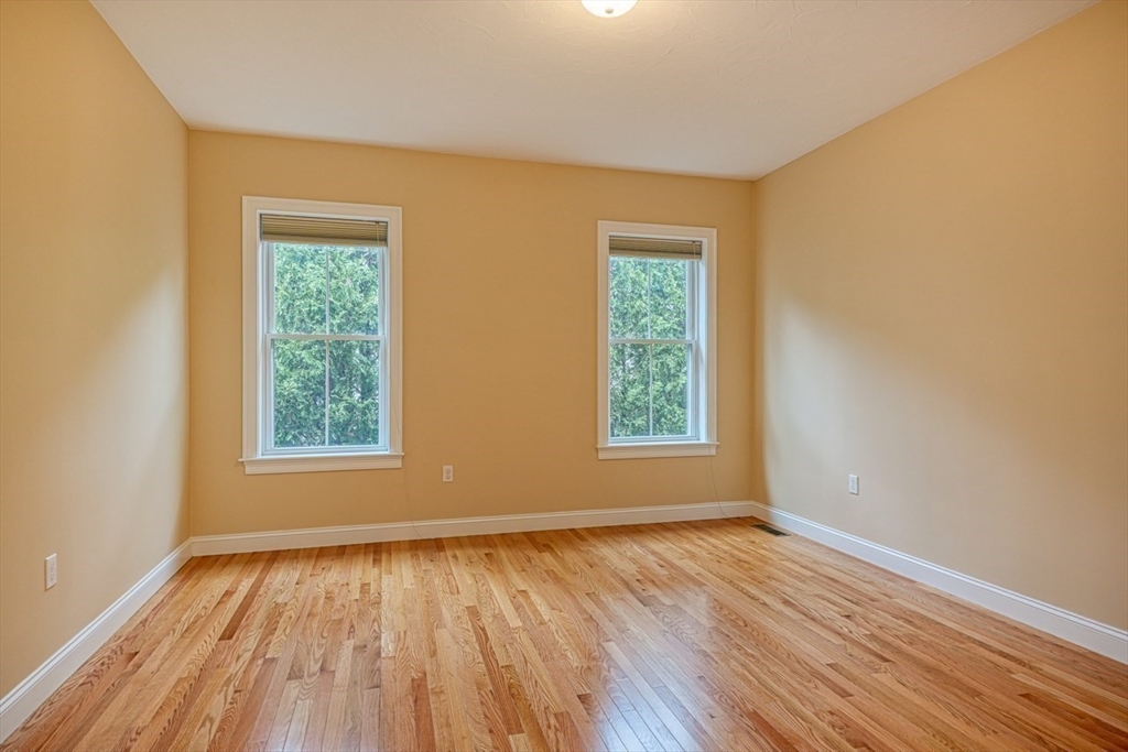 Norfolk, Massachusetts 02056, United States, 2 Bedrooms Bedrooms, ,2 BathroomsBathrooms,Residential,Pending,107049