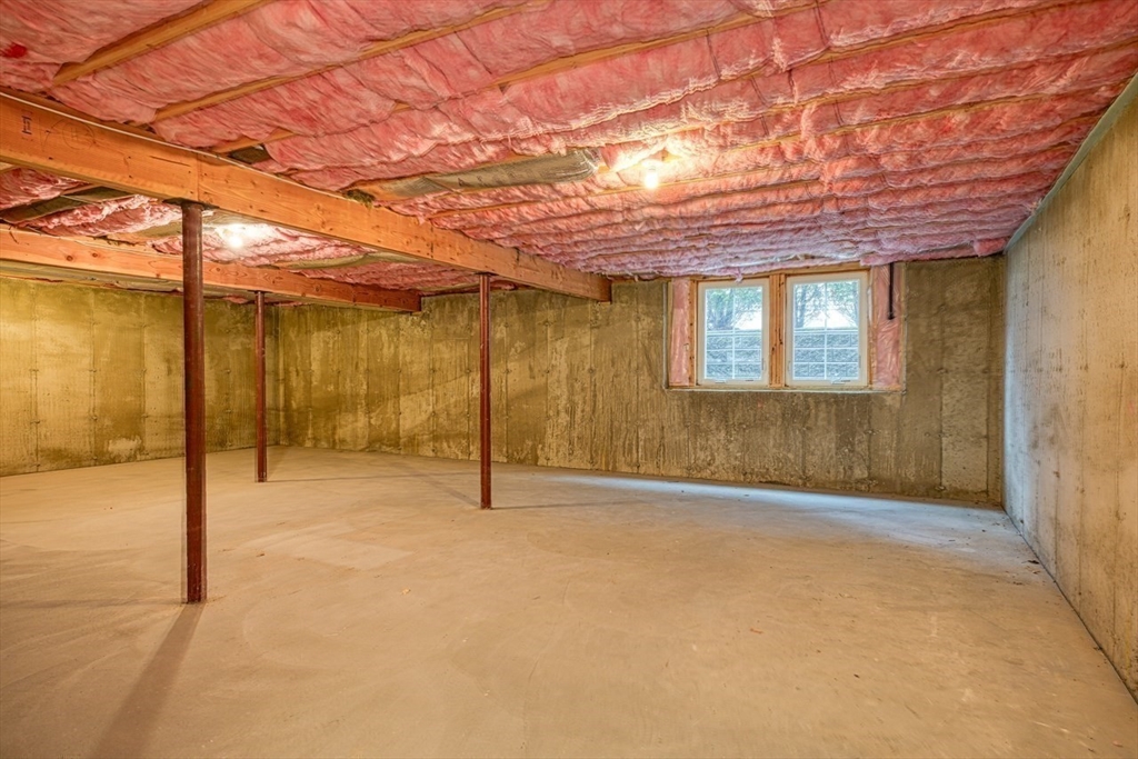 Norfolk, Massachusetts 02056, United States, 2 Bedrooms Bedrooms, ,2 BathroomsBathrooms,Residential,Pending,107049