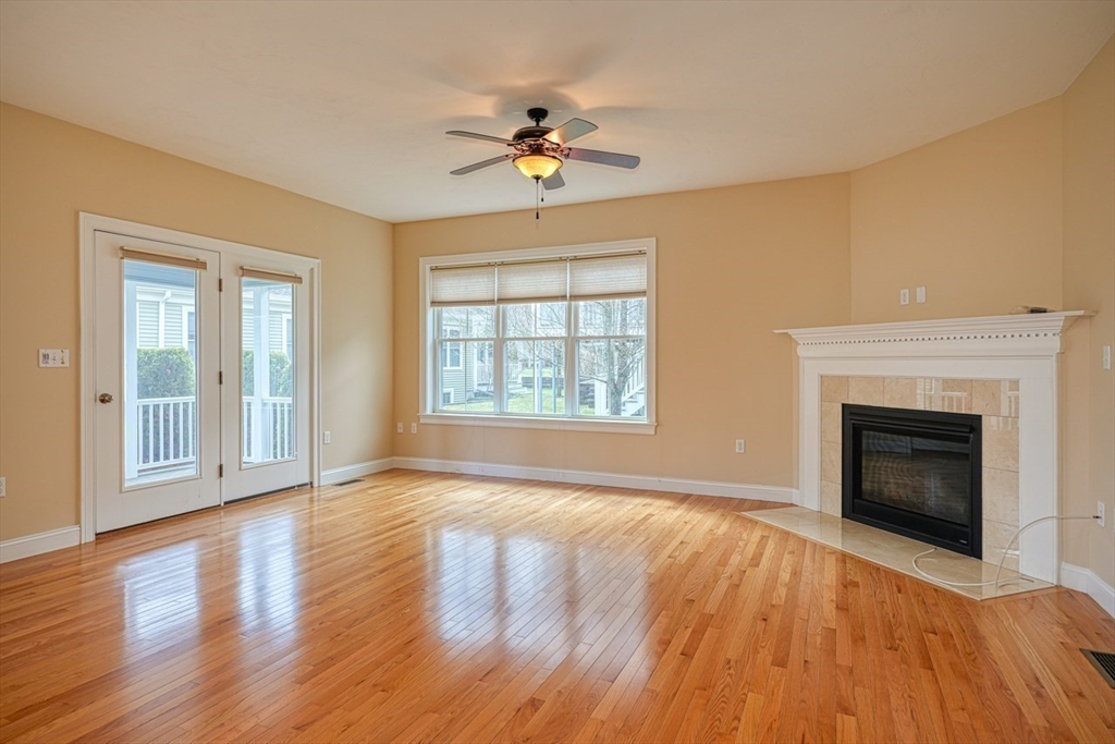 Norfolk, Massachusetts 02056, United States, 2 Bedrooms Bedrooms, ,2 BathroomsBathrooms,Residential,Pending,107049