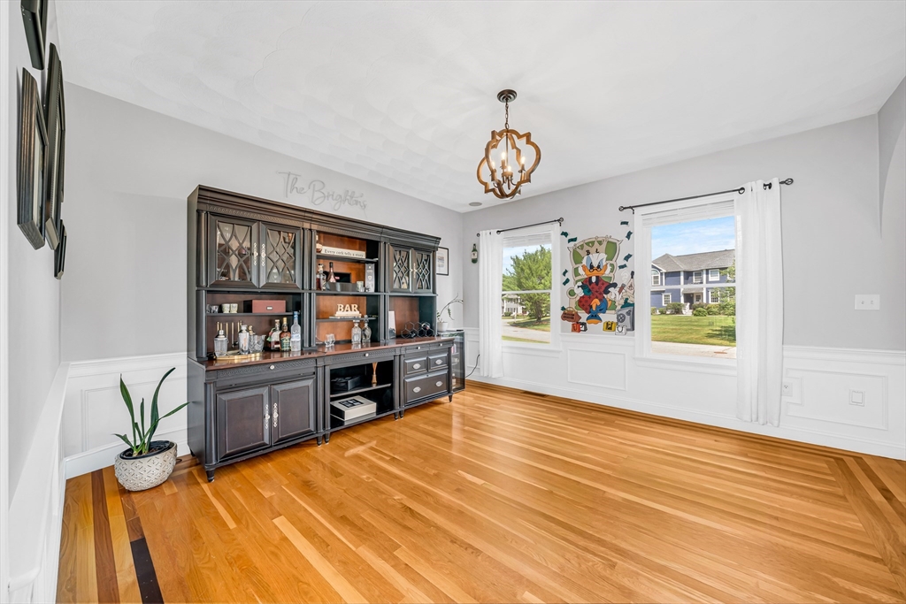 3 Suffolk Cir