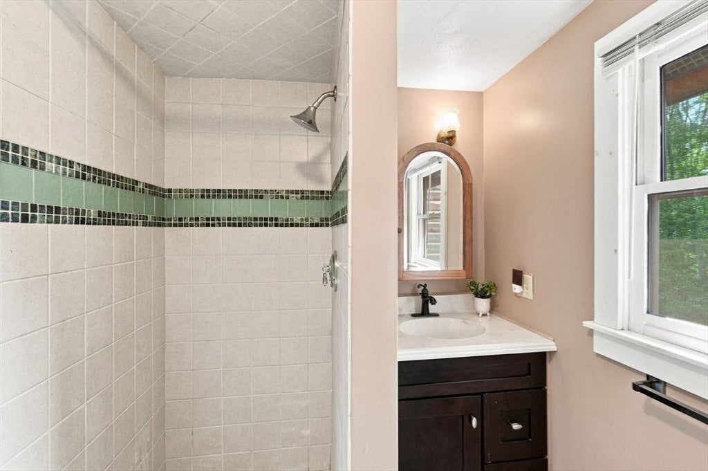 100 Pine St, Douglas, MA, 100 Pine St, Douglas, MA Photo #29