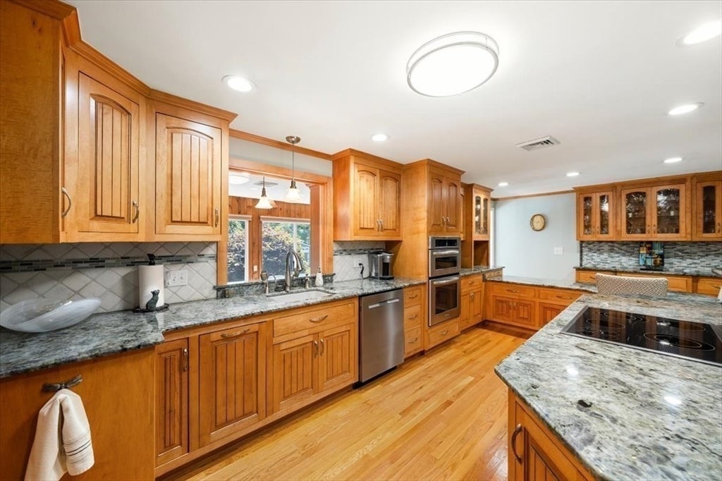 131 Pine Grove Ave