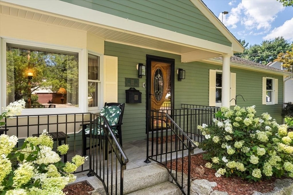 131 Pine Grove Ave