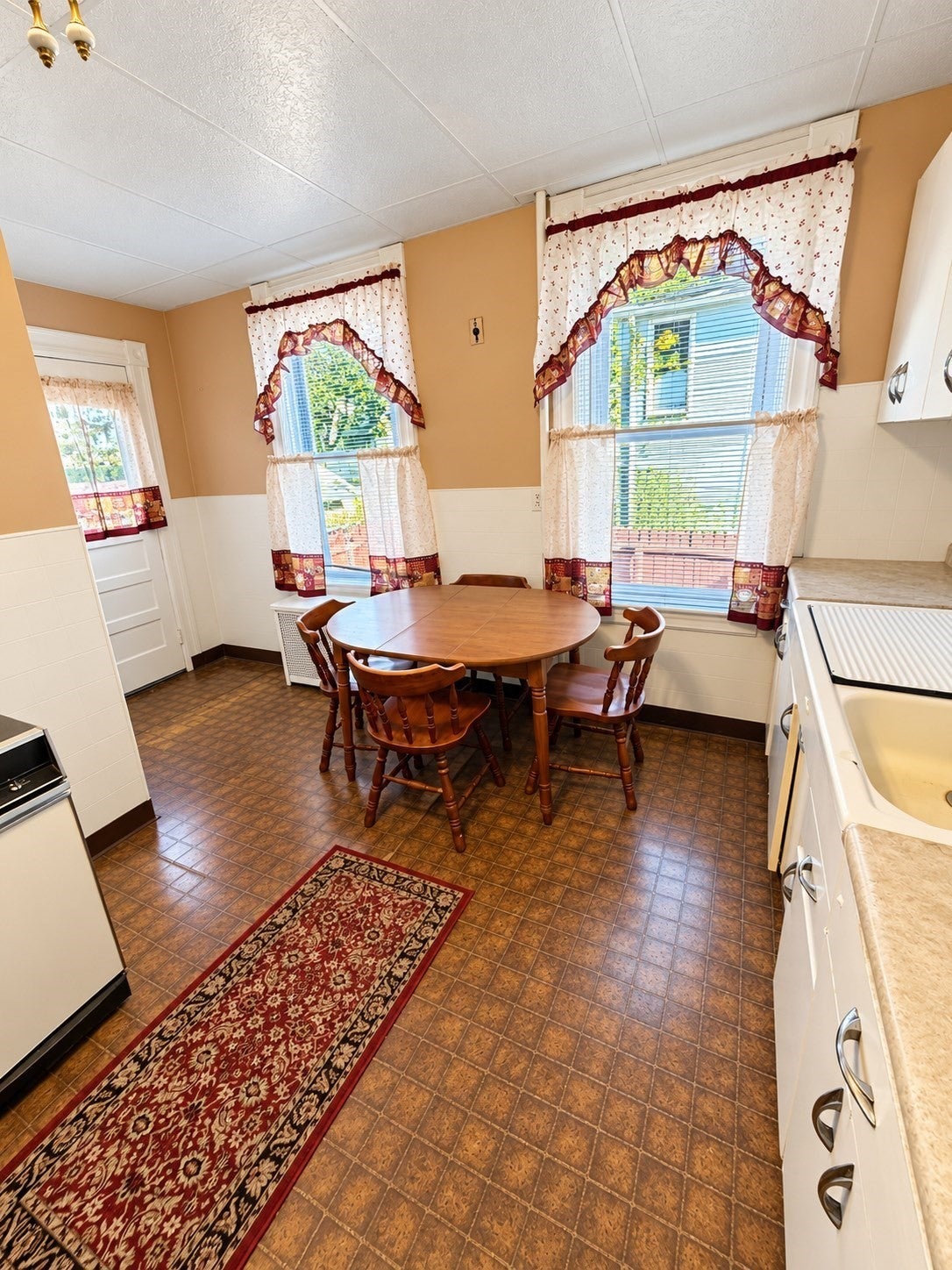 225 Suffolk St, Holyoke, MA Photo #5