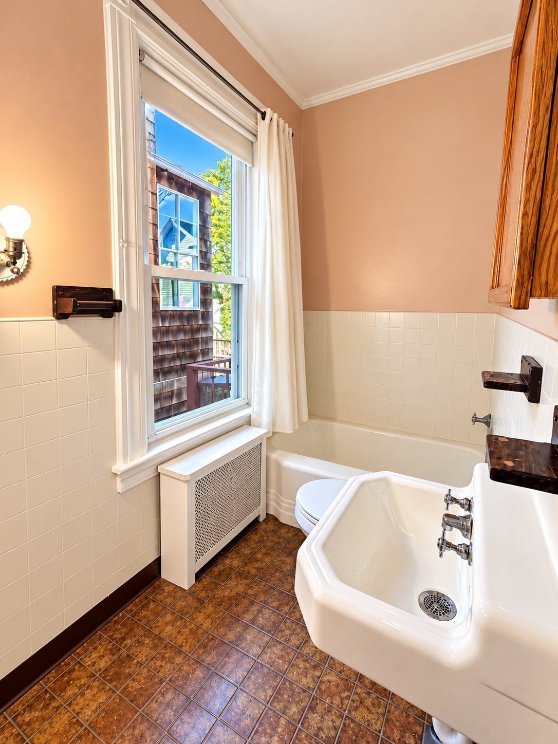 225 Suffolk St, Holyoke, MA Photo #11