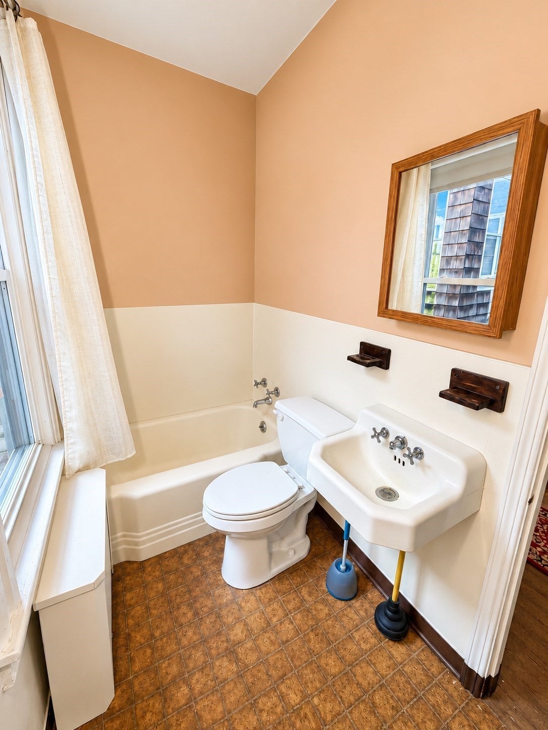 225 Suffolk St, Holyoke, MA Photo #12
