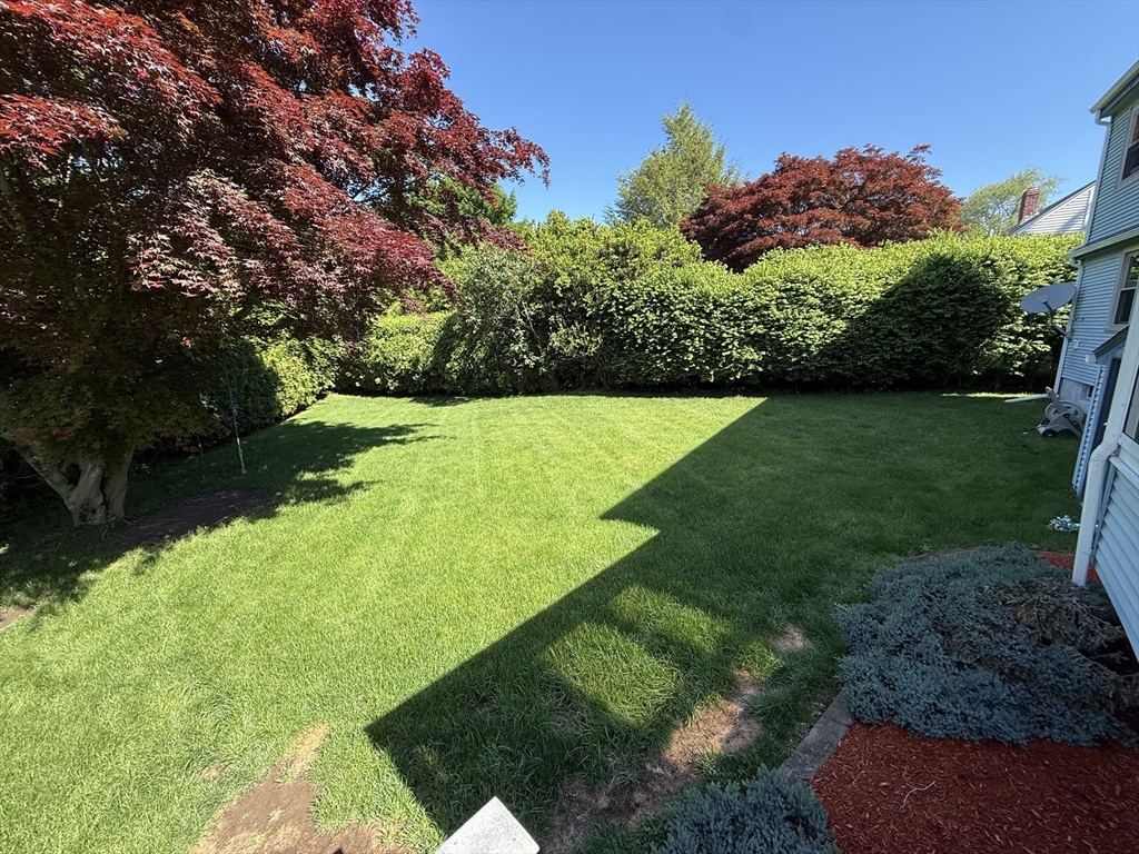 4 Mayfield Rd