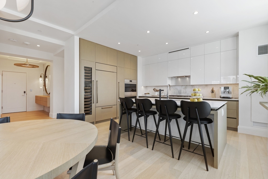380 Harrison Ave 12J