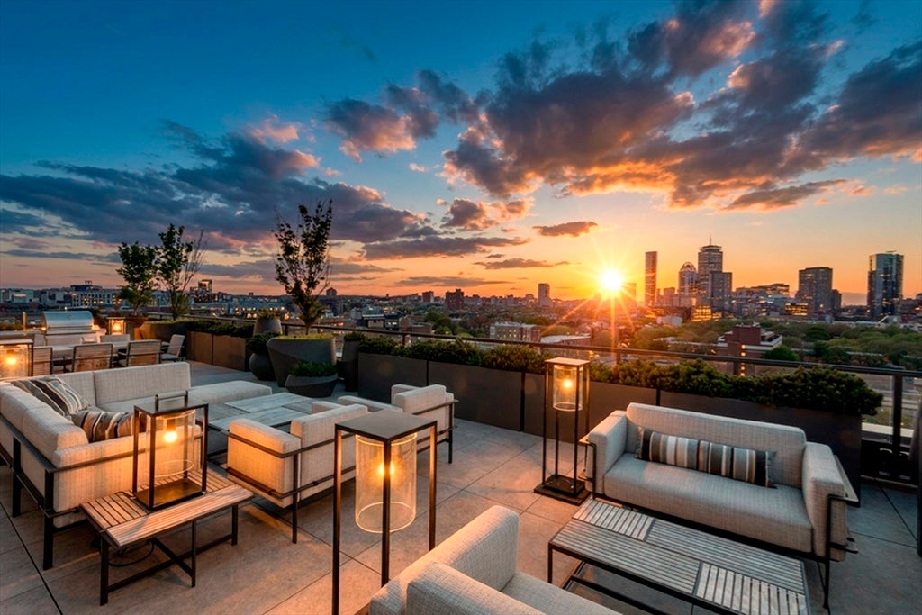 380 Harrison Ave 12J