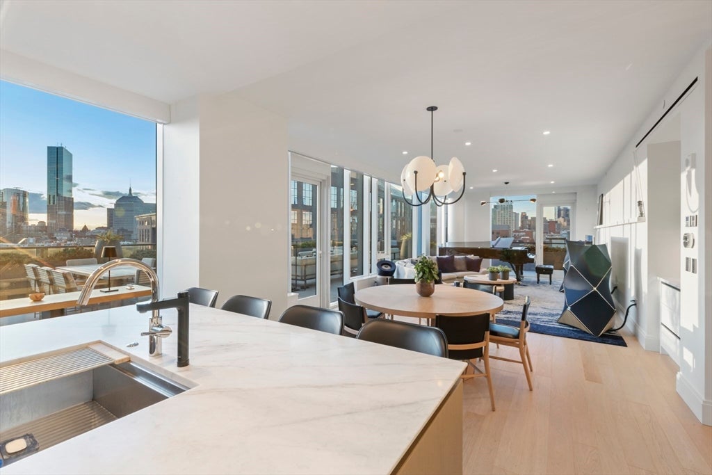 380 Harrison Ave 12J
