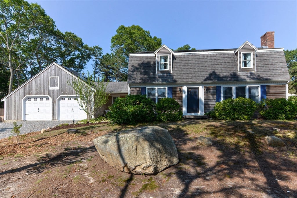 Click for 88 Perry Rd, Falmouth, MA slideshow Click for 88 Perry Rd, Falmouth, MA slideshow
