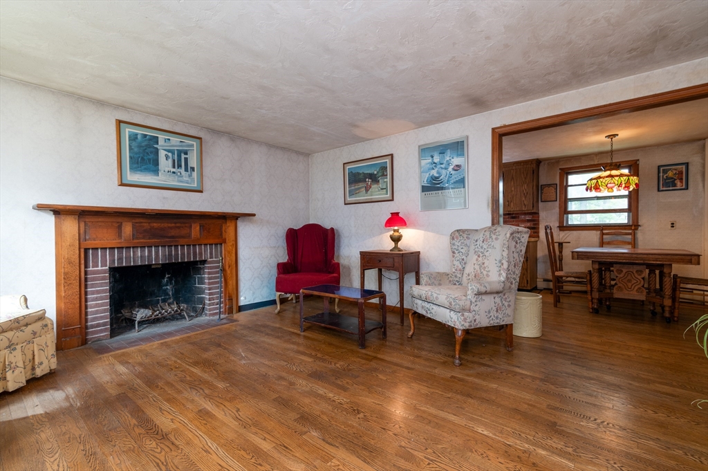 397 Elm St