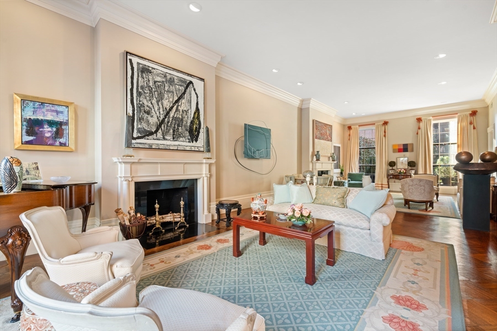 22 Louisburg Square