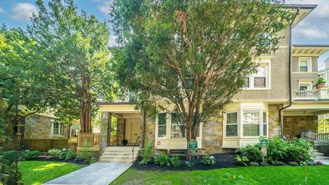 Photo of 21 Regent Cir #3, Brookline, MA 02445 (MLS # 73486414)