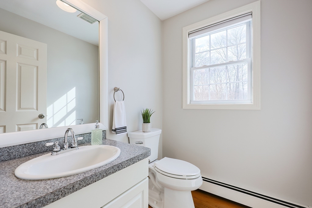 Franklin, Massachusetts 02038, United States, 5 Bedrooms Bedrooms, ,4 BathroomsBathrooms,Residential,Pending,78005