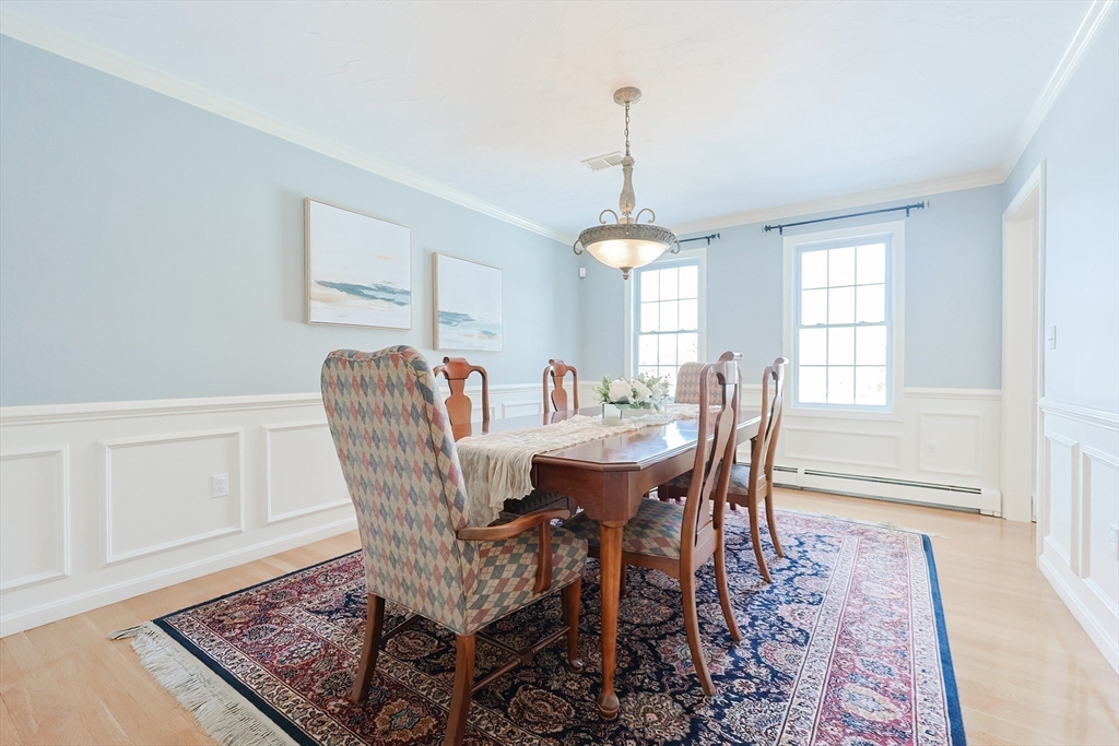 Franklin, Massachusetts 02038, United States, 5 Bedrooms Bedrooms, ,4 BathroomsBathrooms,Residential,Pending,78005