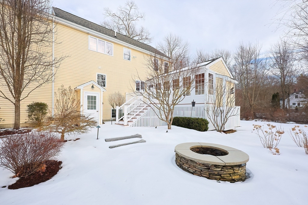 Franklin, Massachusetts 02038, United States, 5 Bedrooms Bedrooms, ,4 BathroomsBathrooms,Residential,Pending,78005