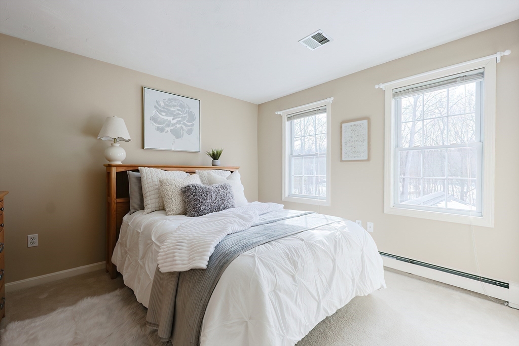 Franklin, Massachusetts 02038, United States, 5 Bedrooms Bedrooms, ,4 BathroomsBathrooms,Residential,Pending,78005