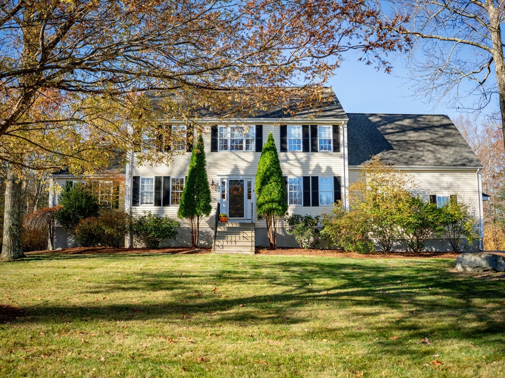 Franklin, Massachusetts 02038, United States, 5 Bedrooms Bedrooms, ,4 BathroomsBathrooms,Residential,Pending,78005