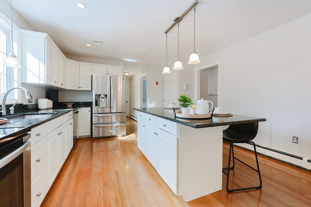 Franklin, Massachusetts 02038, United States, 5 Bedrooms Bedrooms, ,4 BathroomsBathrooms,Residential,Pending,78005