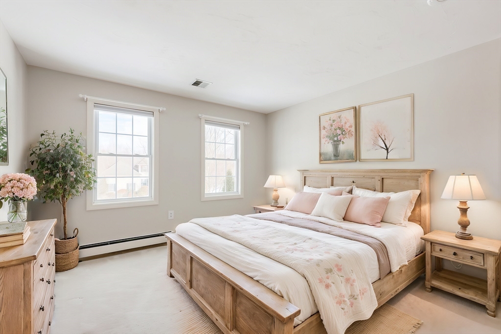 Franklin, Massachusetts 02038, United States, 5 Bedrooms Bedrooms, ,4 BathroomsBathrooms,Residential,Pending,78005