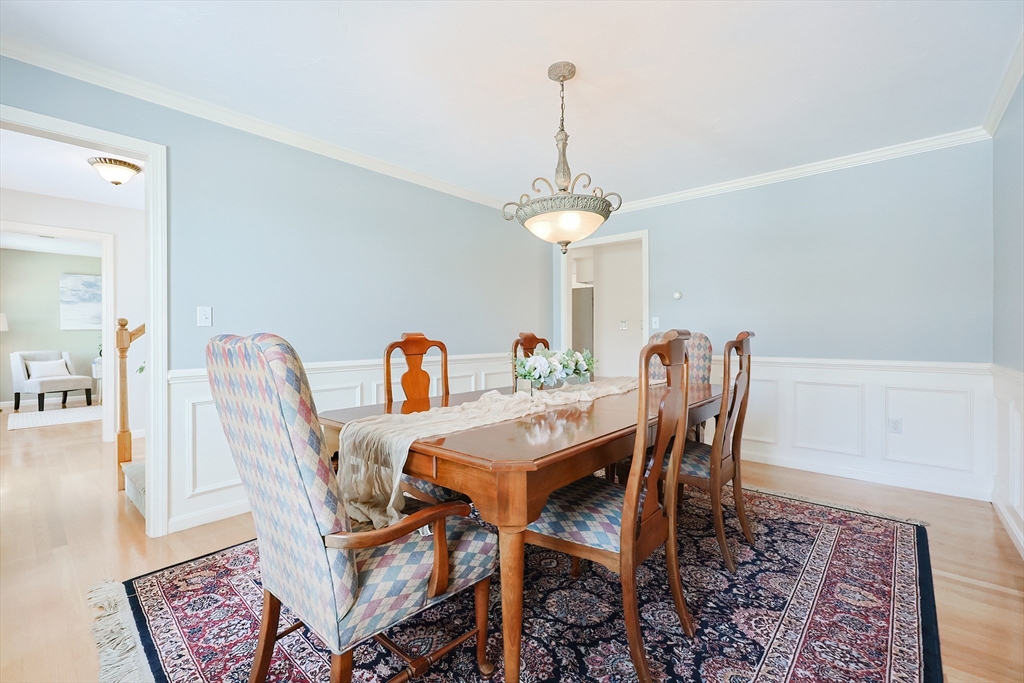 Franklin, Massachusetts 02038, United States, 5 Bedrooms Bedrooms, ,4 BathroomsBathrooms,Residential,Pending,78005