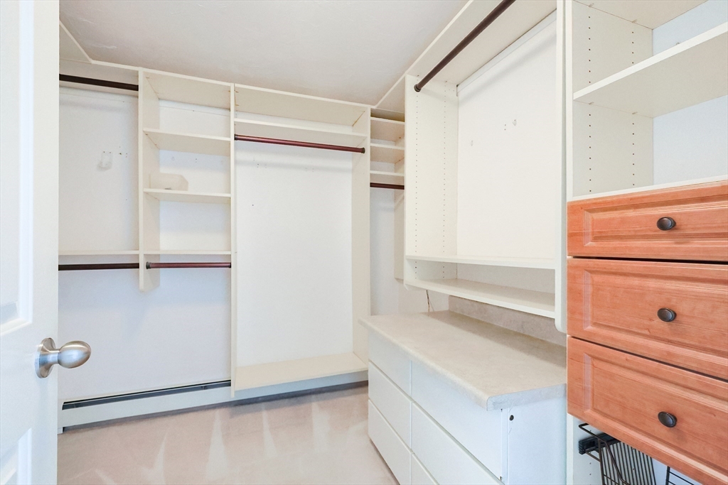 Franklin, Massachusetts 02038, United States, 5 Bedrooms Bedrooms, ,4 BathroomsBathrooms,Residential,Pending,78005