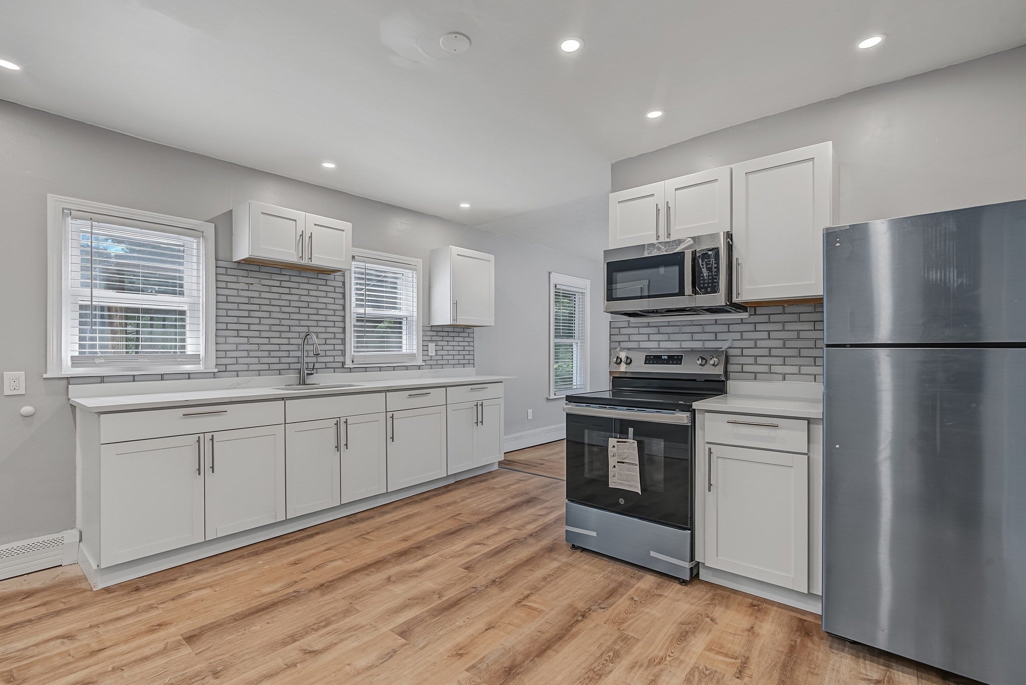 39 Hope St #2, Attleboro, MA, 39 Hope St #2, Attleboro, MA Photo #2