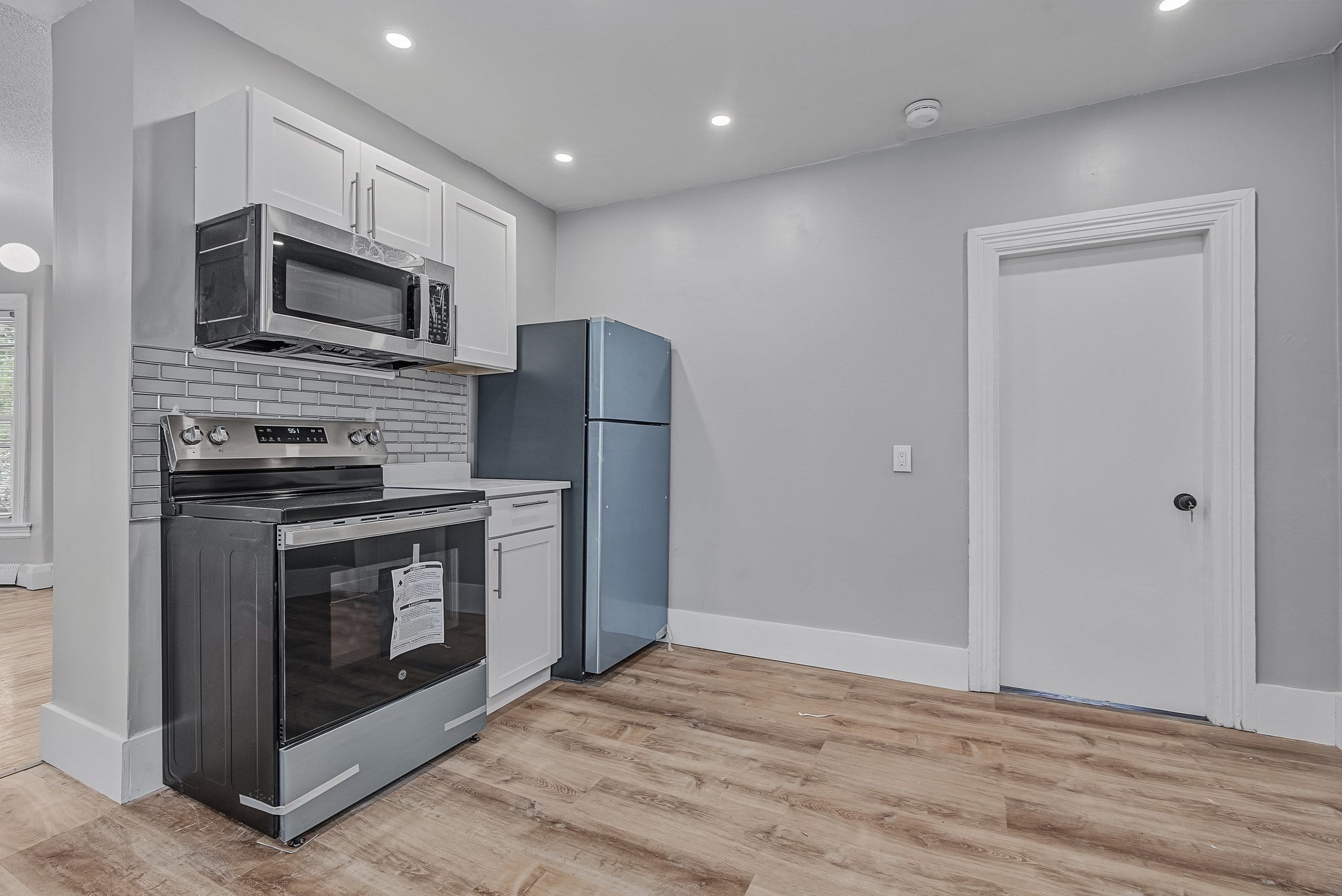 39 Hope St #2, Attleboro, MA, 39 Hope St #2, Attleboro, MA Photo #4