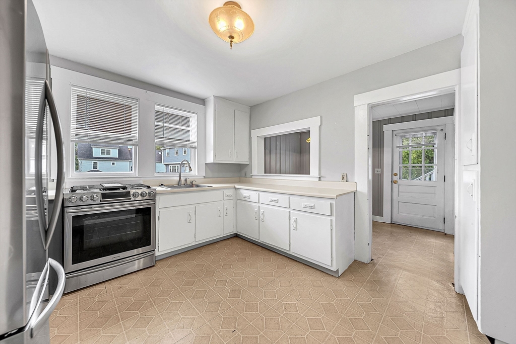 Needham, Massachusetts 02492, United States, 3 Bedrooms Bedrooms, ,1 BathroomBathrooms,Residential,Active,156430