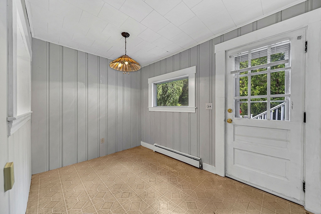 Needham, Massachusetts 02492, United States, 3 Bedrooms Bedrooms, ,1 BathroomBathrooms,Residential,Active,156430