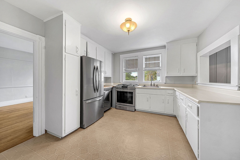 Needham, Massachusetts 02492, United States, 3 Bedrooms Bedrooms, ,1 BathroomBathrooms,Residential,Active,156430