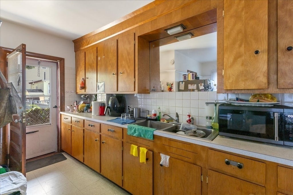 14 Atkinson St, Lawrence, MA, 14 Atkinson St, Lawrence, MA Photo #7