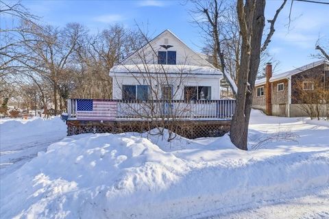 Photo of 14 Cross St, Weymouth, MA 02189 (MLS # 73472877)