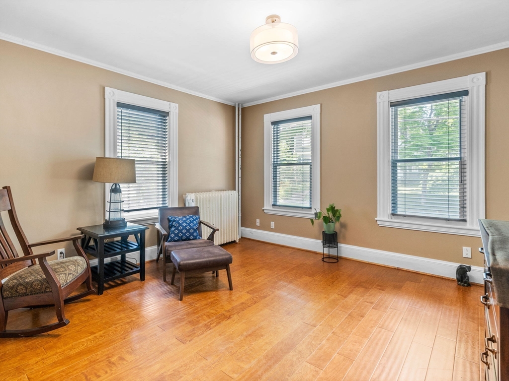 8 Oakdale Ave