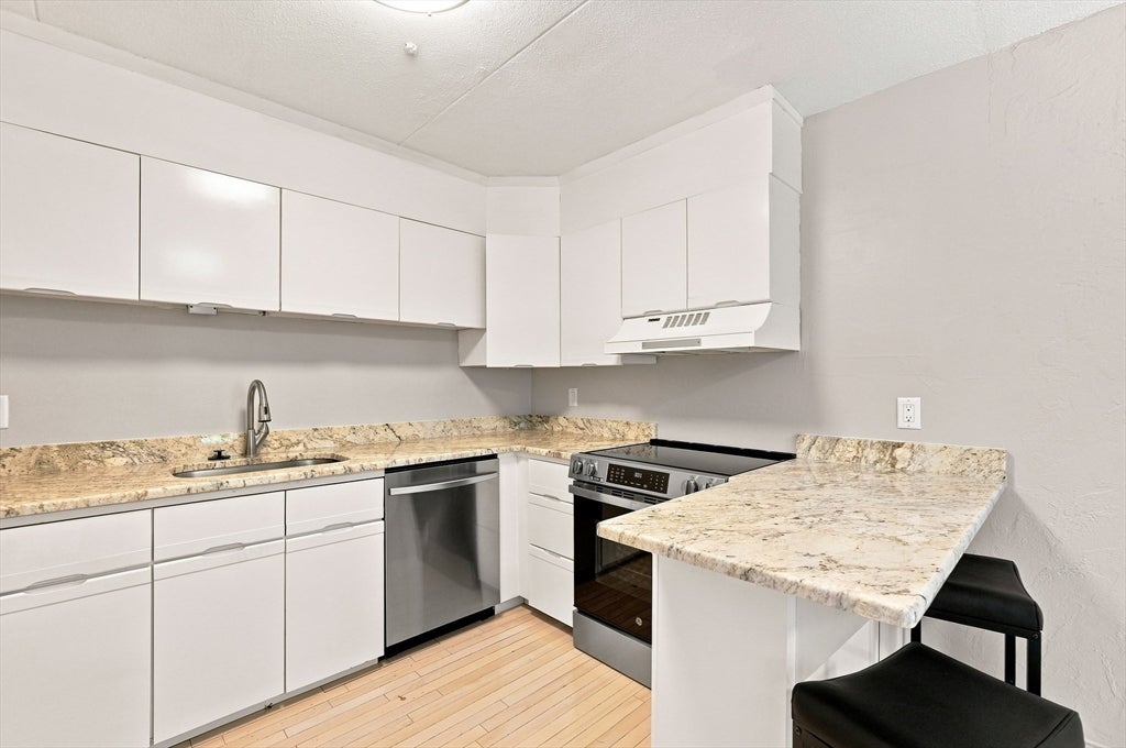 55 Tall Oaks Drive #L8, Weymouth, MA Photo #10